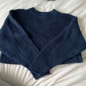Universal Thread Knot Sweater